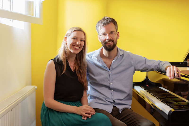 Leer pianospelen zonder noten te hoeven leren, vanuit ontspanning en ontdek de meesterlijke muzikant in jezelf.